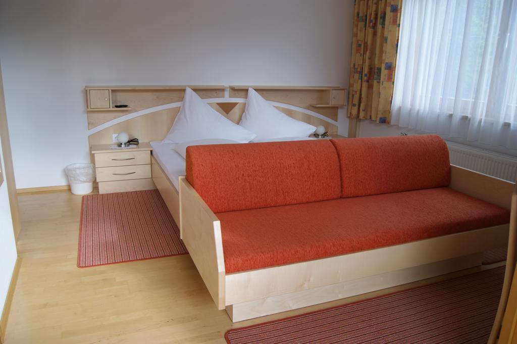 Hotel Garni Haus Anita Liesing Extérieur photo