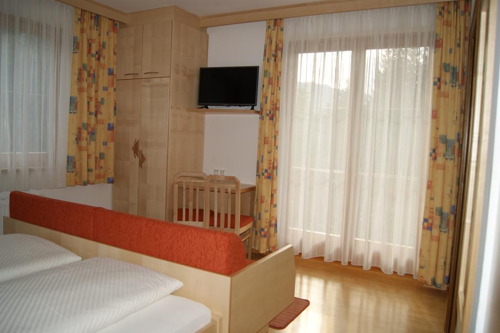 Hotel Garni Haus Anita Liesing Extérieur photo