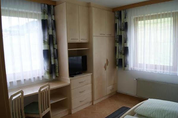 Hotel Garni Haus Anita Liesing Extérieur photo